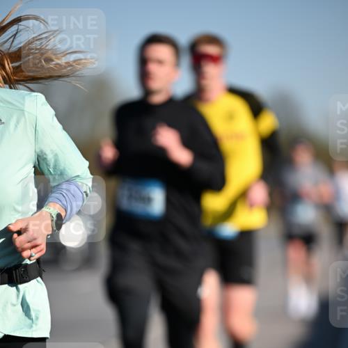 06.04.2025 - 44. Internationalen Wilhelmsburger Insellauf Dr. Thomas Lammeyer http://msf.ph/oto/7550308 06.04.2025 09:21:39 Laufen  meine-sportfotos.de