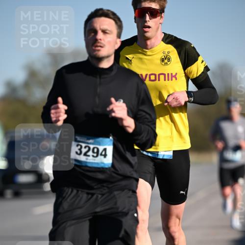 06.04.2025 - 44. Internationalen Wilhelmsburger Insellauf Dr. Thomas Lammeyer http://msf.ph/oto/7550312 06.04.2025 09:21:40 Laufen 3294, 09 meine-sportfotos.de