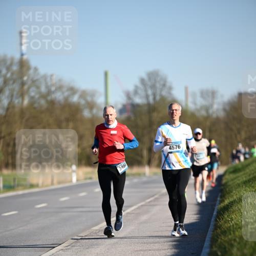 06.04.2025 - 44. Internationalen Wilhelmsburger Insellauf Dr. Thomas Lammeyer http://msf.ph/oto/7550315 06.04.2025 09:21:46 Laufen 3460, 4576 meine-sportfotos.de