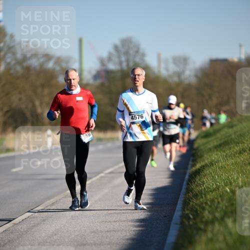 06.04.2025 - 44. Internationalen Wilhelmsburger Insellauf Dr. Thomas Lammeyer http://msf.ph/oto/7550316 06.04.2025 09:21:46 Laufen 346, 4576 meine-sportfotos.de