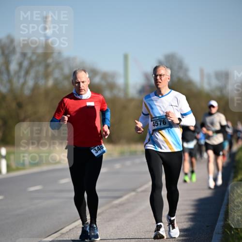 06.04.2025 - 44. Internationalen Wilhelmsburger Insellauf Dr. Thomas Lammeyer http://msf.ph/oto/7550327 06.04.2025 09:21:48 Laufen 3460, 4576 meine-sportfotos.de
