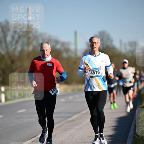 06.04.2025 - 44. Internationalen Wilhelmsburger Insellauf Dr. Thomas Lammeyer http://msf.ph/oto/7550329 06.04.2025 09:21:48 Laufen 346, 4576 meine-sportfotos.de