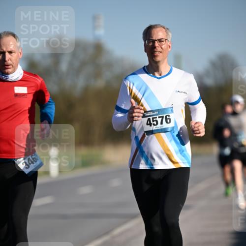 06.04.2025 - 44. Internationalen Wilhelmsburger Insellauf Dr. Thomas Lammeyer http://msf.ph/oto/7550344 06.04.2025 09:21:50 Laufen 3460, 4576 meine-sportfotos.de