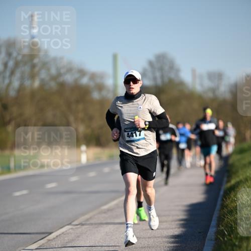 06.04.2025 - 44. Internationalen Wilhelmsburger Insellauf Dr. Thomas Lammeyer http://msf.ph/oto/7550349 06.04.2025 09:21:53 Laufen 4417 meine-sportfotos.de
