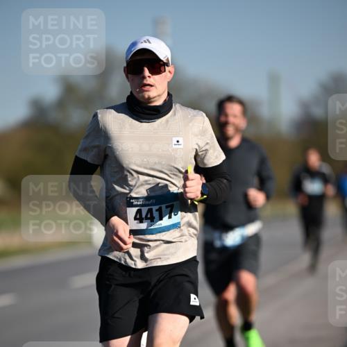 06.04.2025 - 44. Internationalen Wilhelmsburger Insellauf Dr. Thomas Lammeyer http://msf.ph/oto/7550369 06.04.2025 09:21:56 Laufen 4417 meine-sportfotos.de