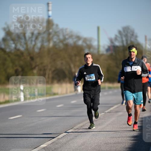 06.04.2025 - 44. Internationalen Wilhelmsburger Insellauf Dr. Thomas Lammeyer http://msf.ph/oto/7550381 06.04.2025 09:21:59 Laufen 3062 meine-sportfotos.de