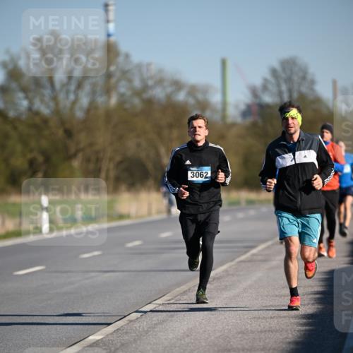 06.04.2025 - 44. Internationalen Wilhelmsburger Insellauf Dr. Thomas Lammeyer http://msf.ph/oto/7550383 06.04.2025 09:21:59 Laufen 3062 meine-sportfotos.de