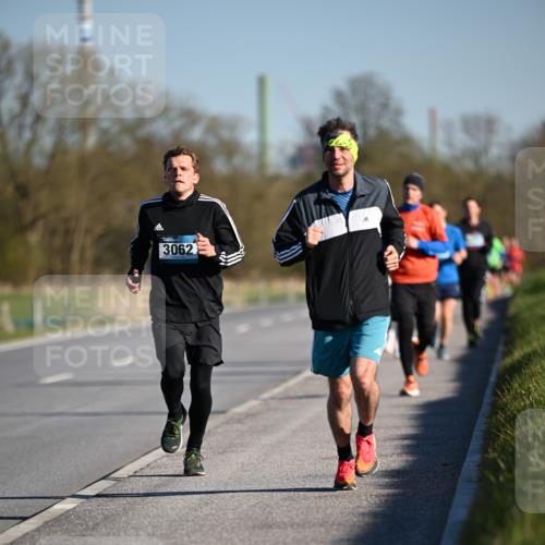 06.04.2025 - 44. Internationalen Wilhelmsburger Insellauf Dr. Thomas Lammeyer http://msf.ph/oto/7550389 06.04.2025 09:22:00 Laufen 3062 meine-sportfotos.de