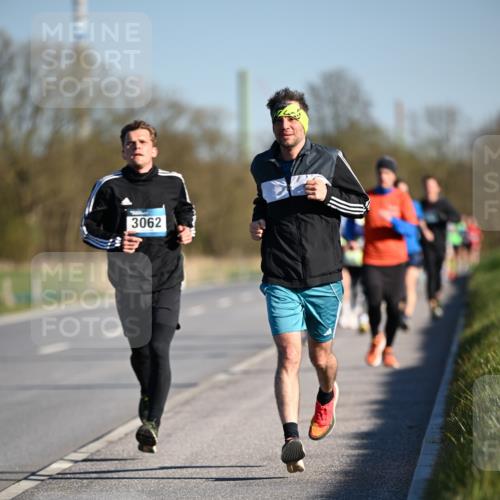 06.04.2025 - 44. Internationalen Wilhelmsburger Insellauf Dr. Thomas Lammeyer http://msf.ph/oto/7550390 06.04.2025 09:22:00 Laufen 3062 meine-sportfotos.de