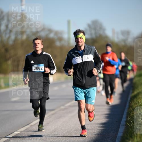 06.04.2025 - 44. Internationalen Wilhelmsburger Insellauf Dr. Thomas Lammeyer http://msf.ph/oto/7550391 06.04.2025 09:22:00 Laufen 3062 meine-sportfotos.de