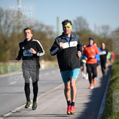 06.04.2025 - 44. Internationalen Wilhelmsburger Insellauf Dr. Thomas Lammeyer http://msf.ph/oto/7550392 06.04.2025 09:22:01 Laufen 3062 meine-sportfotos.de