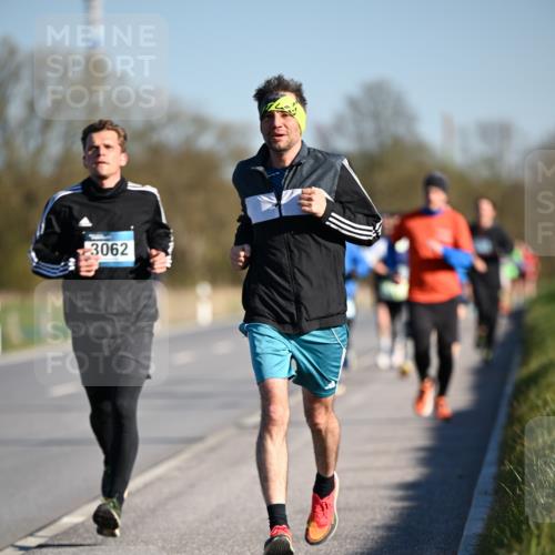 06.04.2025 - 44. Internationalen Wilhelmsburger Insellauf Dr. Thomas Lammeyer http://msf.ph/oto/7550395 06.04.2025 09:22:01 Laufen 3062 meine-sportfotos.de