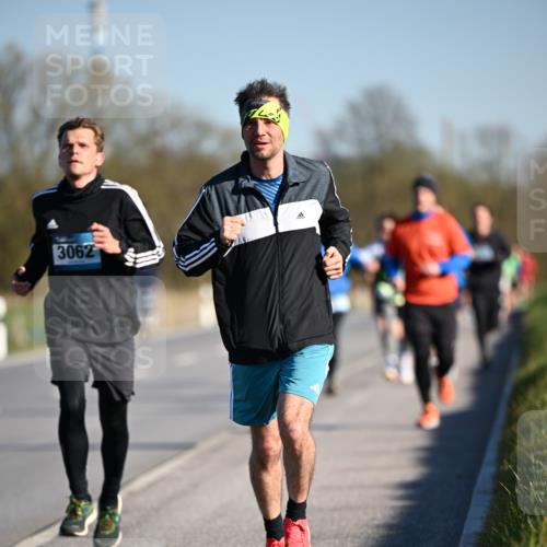 06.04.2025 - 44. Internationalen Wilhelmsburger Insellauf Dr. Thomas Lammeyer http://msf.ph/oto/7550397 06.04.2025 09:22:01 Laufen 3062 meine-sportfotos.de