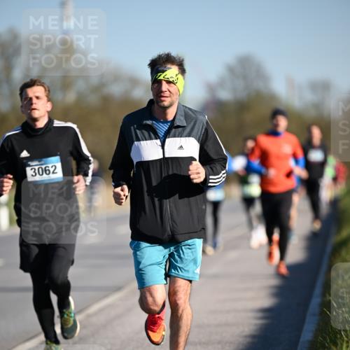 06.04.2025 - 44. Internationalen Wilhelmsburger Insellauf Dr. Thomas Lammeyer http://msf.ph/oto/7550399 06.04.2025 09:22:02 Laufen 3062 meine-sportfotos.de