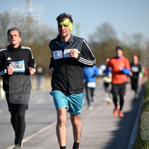 06.04.2025 - 44. Internationalen Wilhelmsburger Insellauf Dr. Thomas Lammeyer http://msf.ph/oto/7550400 06.04.2025 09:22:02 Laufen 3062 meine-sportfotos.de