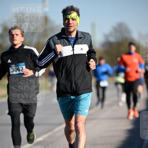 06.04.2025 - 44. Internationalen Wilhelmsburger Insellauf Dr. Thomas Lammeyer http://msf.ph/oto/7550403 06.04.2025 09:22:02 Laufen 3062 meine-sportfotos.de