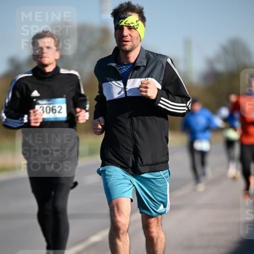 06.04.2025 - 44. Internationalen Wilhelmsburger Insellauf Dr. Thomas Lammeyer http://msf.ph/oto/7550405 06.04.2025 09:22:02 Laufen 3062 meine-sportfotos.de