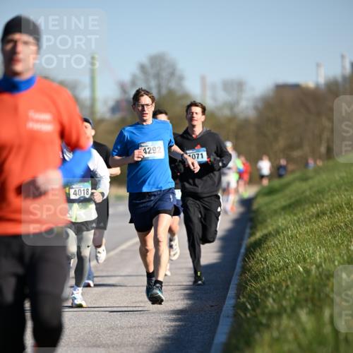 06.04.2025 - 44. Internationalen Wilhelmsburger Insellauf Dr. Thomas Lammeyer http://msf.ph/oto/7550412 06.04.2025 09:22:07 Laufen 4018, 4292, 071 meine-sportfotos.de