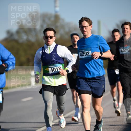 06.04.2025 - 44. Internationalen Wilhelmsburger Insellauf Dr. Thomas Lammeyer http://msf.ph/oto/7550424 06.04.2025 09:22:09 Laufen 4292, 4071, 4012 meine-sportfotos.de