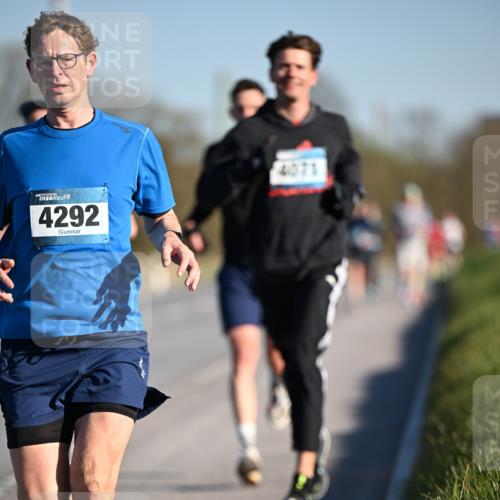 06.04.2025 - 44. Internationalen Wilhelmsburger Insellauf Dr. Thomas Lammeyer http://msf.ph/oto/7550429 06.04.2025 09:22:10 Laufen 4292, 4071 meine-sportfotos.de