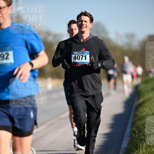 06.04.2025 - 44. Internationalen Wilhelmsburger Insellauf Dr. Thomas Lammeyer http://msf.ph/oto/7550430 06.04.2025 09:22:10 Laufen 92, 4071 meine-sportfotos.de