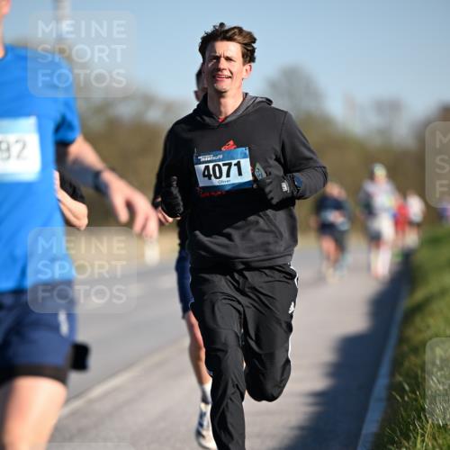 06.04.2025 - 44. Internationalen Wilhelmsburger Insellauf Dr. Thomas Lammeyer http://msf.ph/oto/7550432 06.04.2025 09:22:11 Laufen 92, 4071 meine-sportfotos.de