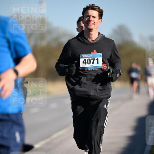 06.04.2025 - 44. Internationalen Wilhelmsburger Insellauf Dr. Thomas Lammeyer http://msf.ph/oto/7550435 06.04.2025 09:22:11 Laufen 4071 meine-sportfotos.de