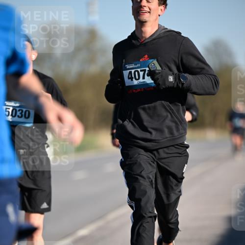 06.04.2025 - 44. Internationalen Wilhelmsburger Insellauf Dr. Thomas Lammeyer http://msf.ph/oto/7550437 06.04.2025 09:22:11 Laufen 5030, 407 meine-sportfotos.de