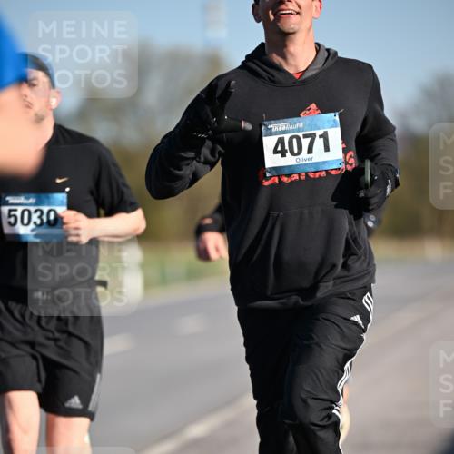 06.04.2025 - 44. Internationalen Wilhelmsburger Insellauf Dr. Thomas Lammeyer http://msf.ph/oto/7550439 06.04.2025 09:22:12 Laufen 5030, 4071 meine-sportfotos.de