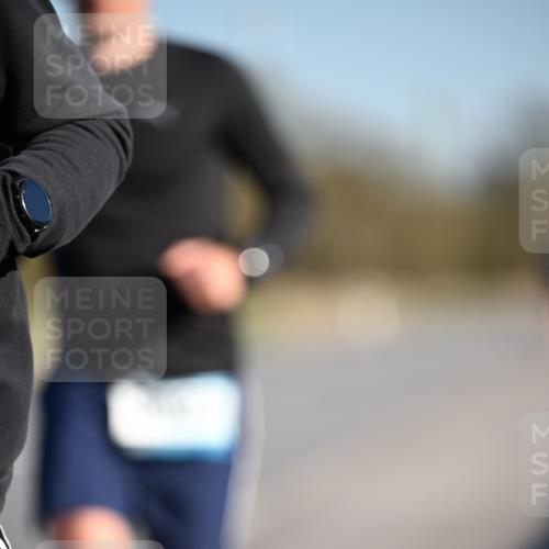 06.04.2025 - 44. Internationalen Wilhelmsburger Insellauf Dr. Thomas Lammeyer http://msf.ph/oto/7550442 06.04.2025 09:22:13 Laufen  meine-sportfotos.de