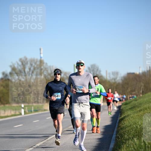 06.04.2025 - 44. Internationalen Wilhelmsburger Insellauf Dr. Thomas Lammeyer http://msf.ph/oto/7550446 06.04.2025 09:22:23 Laufen 4541, 8768, 4404 meine-sportfotos.de