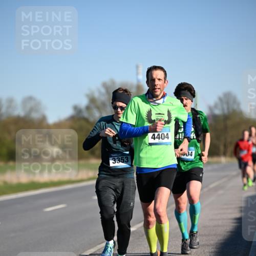 06.04.2025 - 44. Internationalen Wilhelmsburger Insellauf Dr. Thomas Lammeyer http://msf.ph/oto/7550469 06.04.2025 09:22:27 Laufen 3353, 4404, 04 meine-sportfotos.de