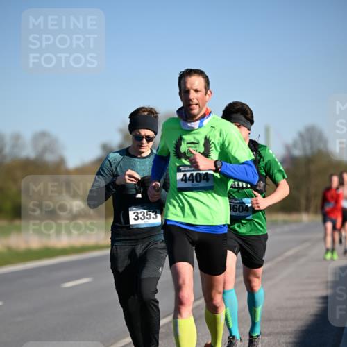 06.04.2025 - 44. Internationalen Wilhelmsburger Insellauf Dr. Thomas Lammeyer http://msf.ph/oto/7550472 06.04.2025 09:22:27 Laufen 3353, 4404, 1604 meine-sportfotos.de
