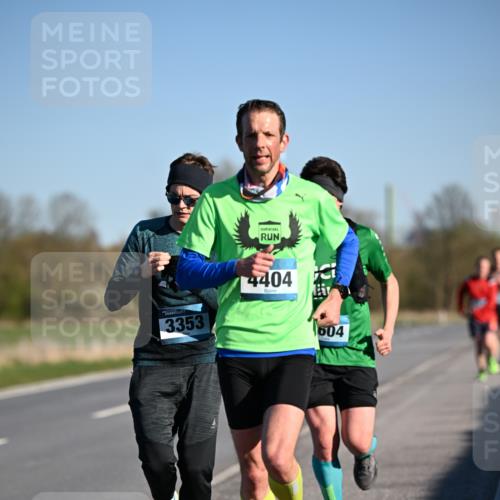 06.04.2025 - 44. Internationalen Wilhelmsburger Insellauf Dr. Thomas Lammeyer http://msf.ph/oto/7550474 06.04.2025 09:22:27 Laufen 3353, 4404, 604 meine-sportfotos.de