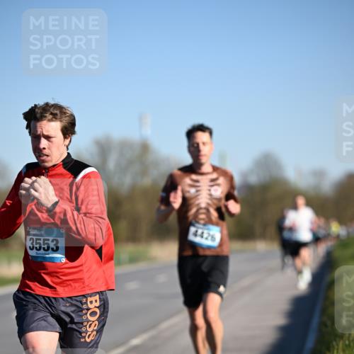 06.04.2025 - 44. Internationalen Wilhelmsburger Insellauf Dr. Thomas Lammeyer http://msf.ph/oto/7550492 06.04.2025 09:22:35 Laufen 3553, 4426 meine-sportfotos.de