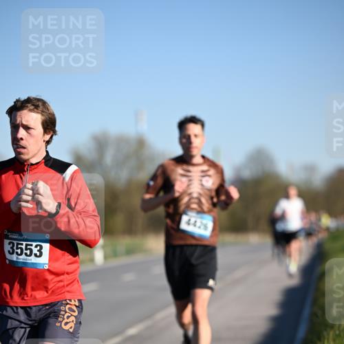 06.04.2025 - 44. Internationalen Wilhelmsburger Insellauf Dr. Thomas Lammeyer http://msf.ph/oto/7550495 06.04.2025 09:22:35 Laufen 3553, 4426 meine-sportfotos.de