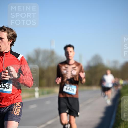 06.04.2025 - 44. Internationalen Wilhelmsburger Insellauf Dr. Thomas Lammeyer http://msf.ph/oto/7550497 06.04.2025 09:22:35 Laufen 553, 30, 442 meine-sportfotos.de