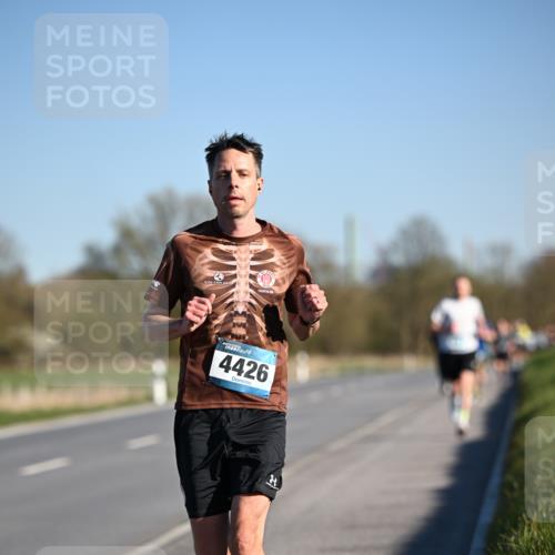 06.04.2025 - 44. Internationalen Wilhelmsburger Insellauf Dr. Thomas Lammeyer http://msf.ph/oto/7550504 06.04.2025 09:22:36 Laufen 4426 meine-sportfotos.de