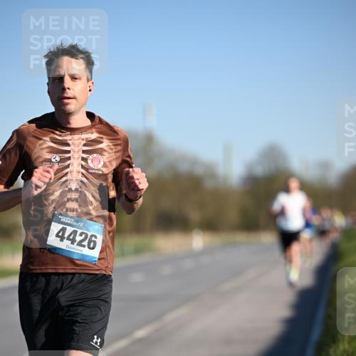 06.04.2025 - 44. Internationalen Wilhelmsburger Insellauf Dr. Thomas Lammeyer http://msf.ph/oto/7550514 06.04.2025 09:22:37 Laufen 4426 meine-sportfotos.de