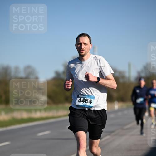 06.04.2025 - 44. Internationalen Wilhelmsburger Insellauf Dr. Thomas Lammeyer http://msf.ph/oto/7550538 06.04.2025 09:22:43 Laufen 4464 meine-sportfotos.de