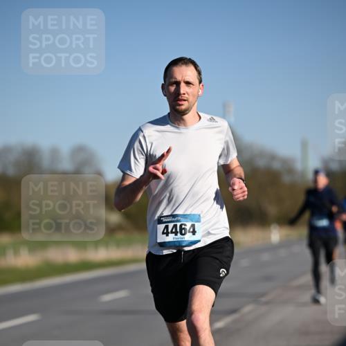06.04.2025 - 44. Internationalen Wilhelmsburger Insellauf Dr. Thomas Lammeyer http://msf.ph/oto/7550542 06.04.2025 09:22:43 Laufen 4464 meine-sportfotos.de