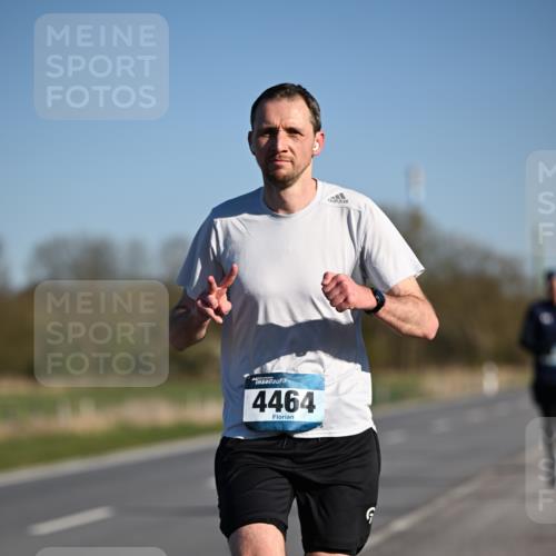 06.04.2025 - 44. Internationalen Wilhelmsburger Insellauf Dr. Thomas Lammeyer http://msf.ph/oto/7550546 06.04.2025 09:22:43 Laufen 4464 meine-sportfotos.de