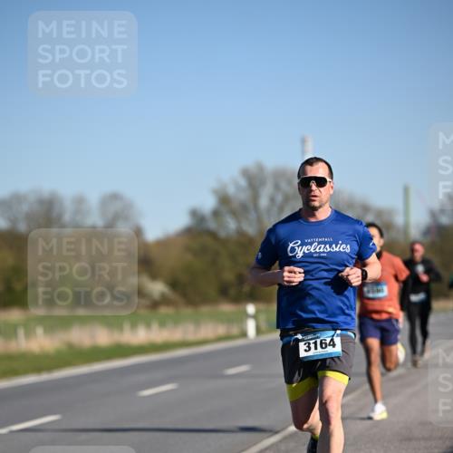 06.04.2025 - 44. Internationalen Wilhelmsburger Insellauf Dr. Thomas Lammeyer http://msf.ph/oto/7550580 06.04.2025 09:22:48 Laufen 3164 meine-sportfotos.de