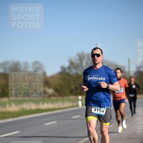 06.04.2025 - 44. Internationalen Wilhelmsburger Insellauf Dr. Thomas Lammeyer http://msf.ph/oto/7550582 06.04.2025 09:22:48 Laufen 3164 meine-sportfotos.de