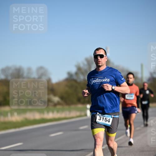 06.04.2025 - 44. Internationalen Wilhelmsburger Insellauf Dr. Thomas Lammeyer http://msf.ph/oto/7550584 06.04.2025 09:22:48 Laufen 3164 meine-sportfotos.de