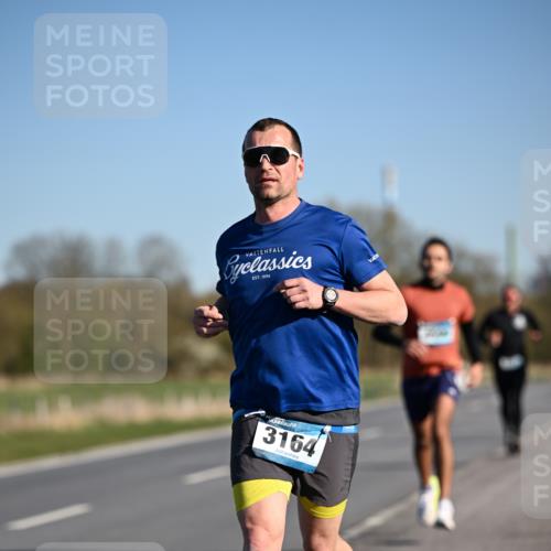 06.04.2025 - 44. Internationalen Wilhelmsburger Insellauf Dr. Thomas Lammeyer http://msf.ph/oto/7550595 06.04.2025 09:22:49 Laufen 1996, 3164 meine-sportfotos.de