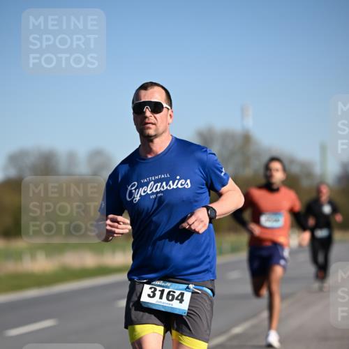 06.04.2025 - 44. Internationalen Wilhelmsburger Insellauf Dr. Thomas Lammeyer http://msf.ph/oto/7550597 06.04.2025 09:22:49 Laufen 3164 meine-sportfotos.de