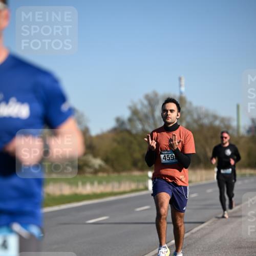 06.04.2025 - 44. Internationalen Wilhelmsburger Insellauf Dr. Thomas Lammeyer http://msf.ph/oto/7550600 06.04.2025 09:22:50 Laufen 459 meine-sportfotos.de