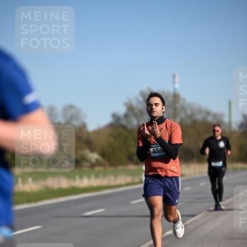 06.04.2025 - 44. Internationalen Wilhelmsburger Insellauf Dr. Thomas Lammeyer http://msf.ph/oto/7550601 06.04.2025 09:22:50 Laufen 450, 409 meine-sportfotos.de