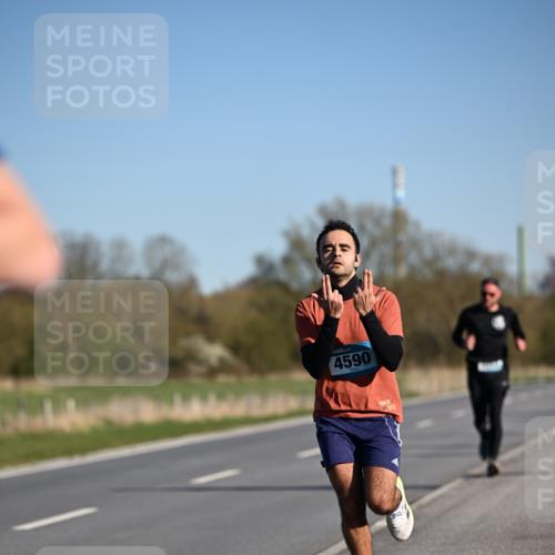 06.04.2025 - 44. Internationalen Wilhelmsburger Insellauf Dr. Thomas Lammeyer http://msf.ph/oto/7550603 06.04.2025 09:22:50 Laufen 4590 meine-sportfotos.de